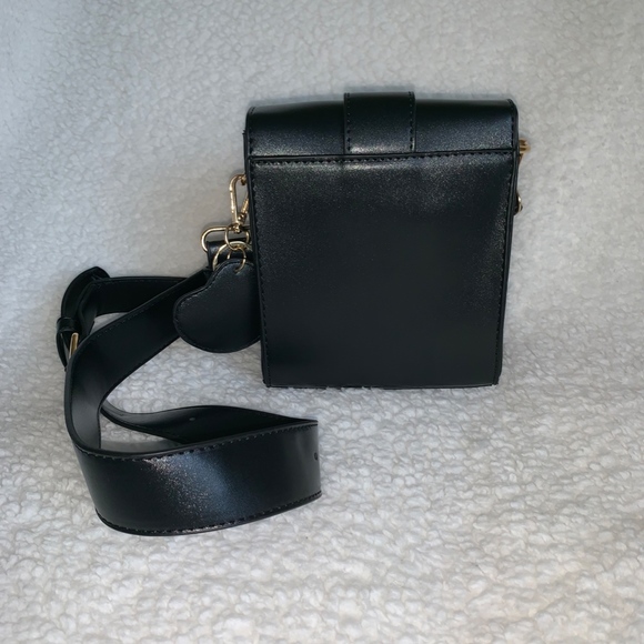 LAST ONE Crossbody Bag w/Wide PU & Chain Strap - Picture 6 of 8